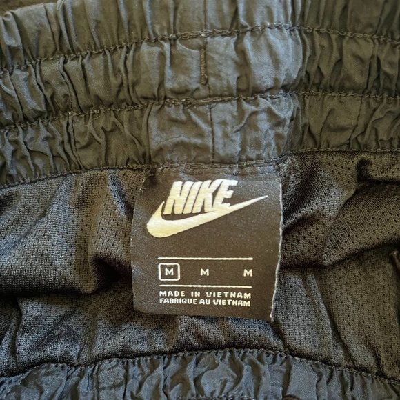Nike Sportswear Heritage Girls Medium Woven Track Pants Black Purple - Picture 5 of 5